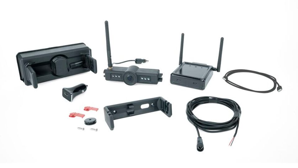 25300 - Air Lift’s Towtal View HD Camera with versatile mounts